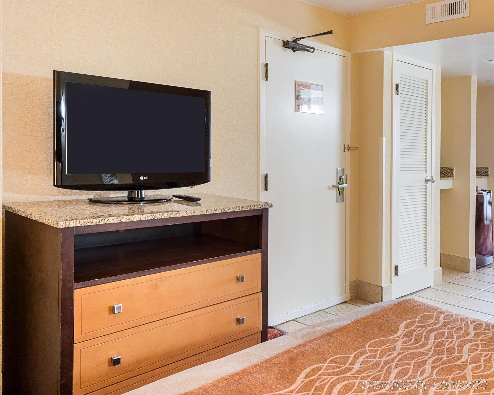 Coastal Hotel & Suites Virginia Beach - Oceanfront Экстерьер фото