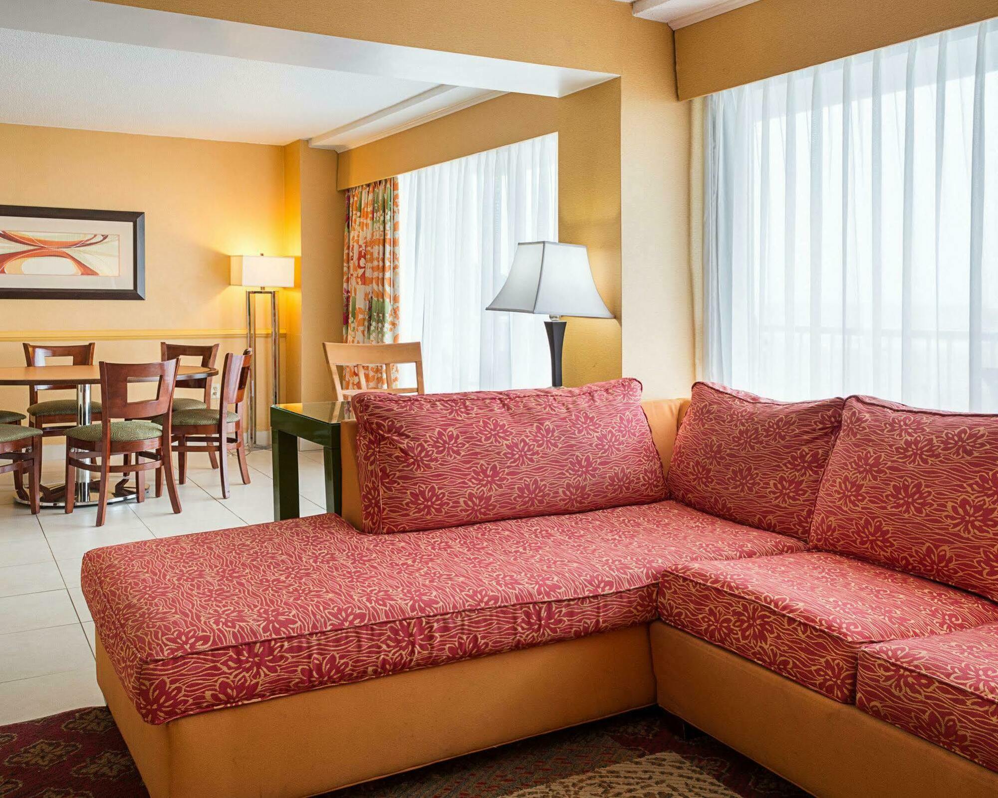Coastal Hotel & Suites Virginia Beach - Oceanfront Экстерьер фото